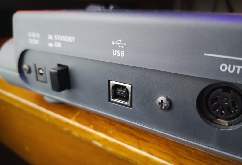 microSAMPLER rear panel showing the USB-B port and audio jacks